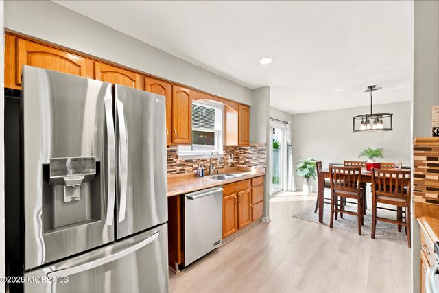 28 Aspen Circle, Barnegat, NJ 08005