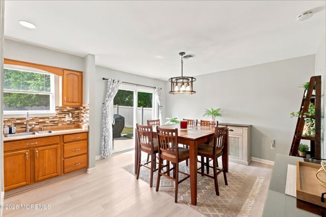 28 Aspen Circle, Barnegat, NJ 08005