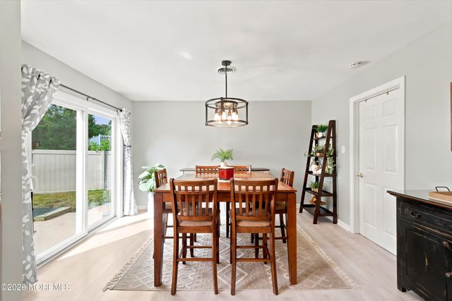 28 Aspen Circle, Barnegat, NJ 08005