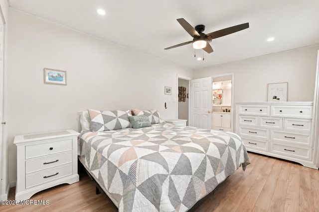 28 Aspen Circle, Barnegat, NJ 08005
