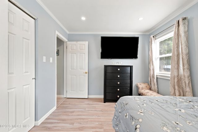 28 Aspen Circle, Barnegat, NJ 08005