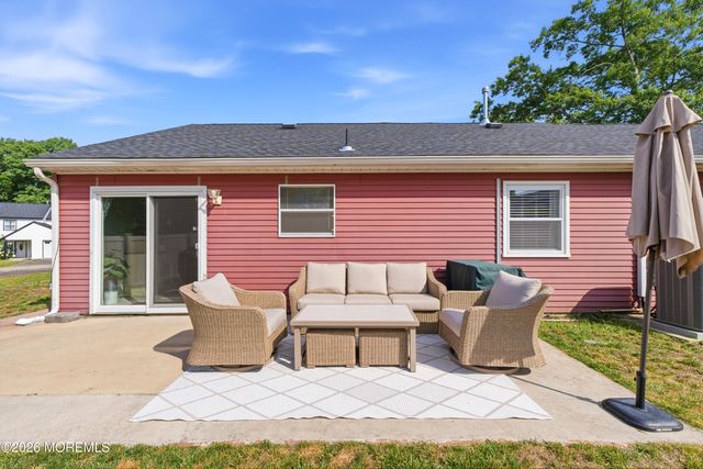 28 Aspen Circle, Barnegat, NJ 08005