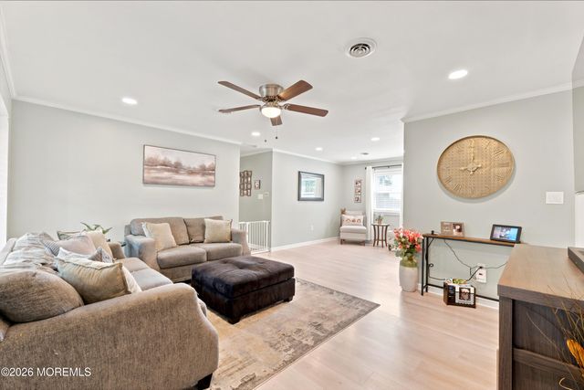 28 Aspen Circle, Barnegat, NJ 08005