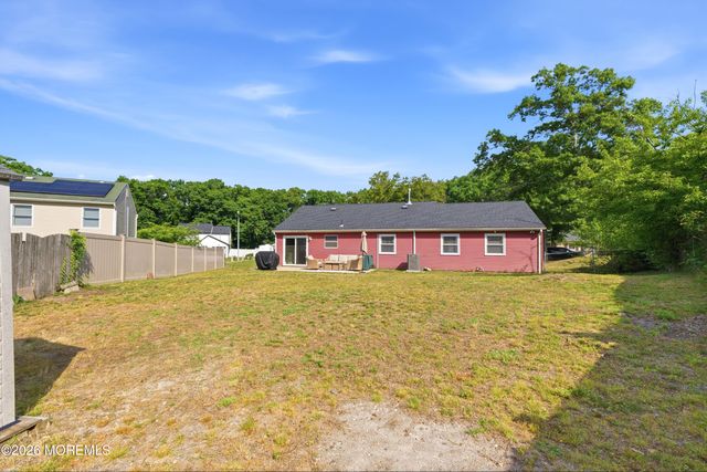 28 Aspen Circle, Barnegat, NJ 08005