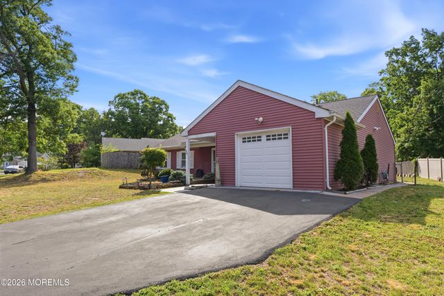 28 Aspen Circle, Barnegat, NJ 08005