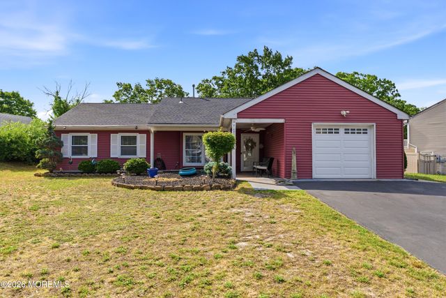 28 Aspen Circle, Barnegat, NJ 08005