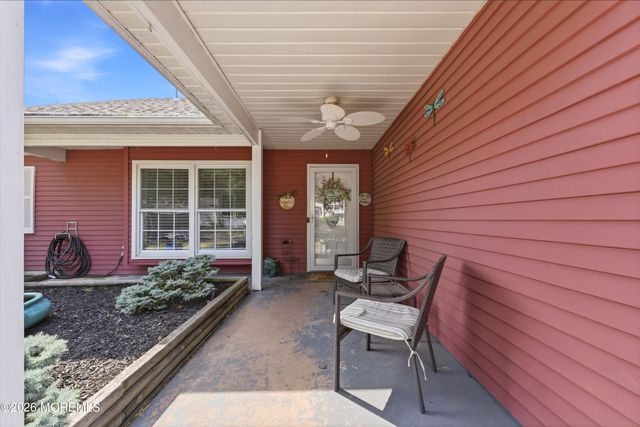 28 Aspen Circle, Barnegat, NJ 08005