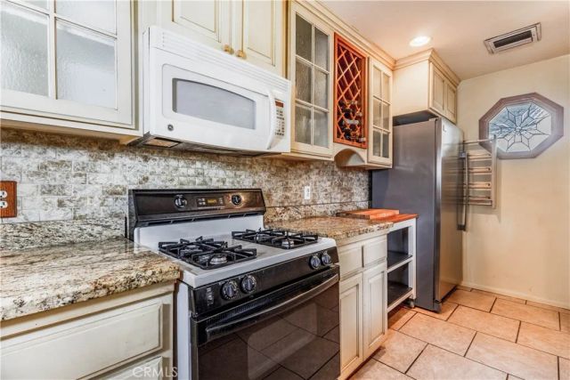 487 Wylerhorn Drive, Crestline, CA 92325