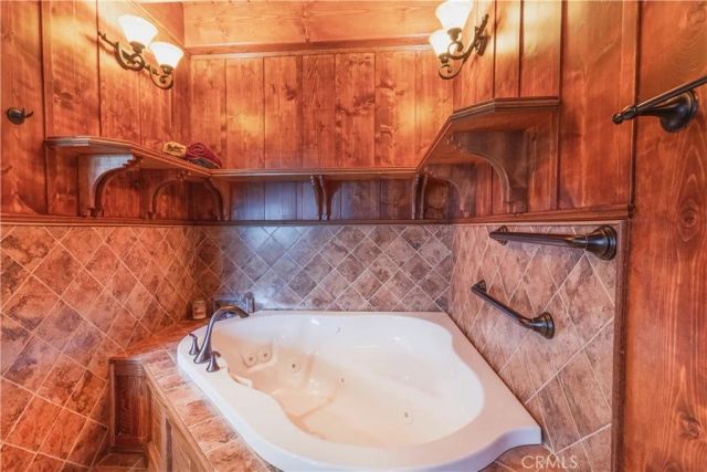 487 Wylerhorn Drive, Crestline, CA 92325