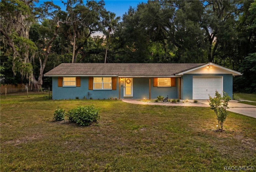 107 Allen Avenue, Inglis, FL 34449