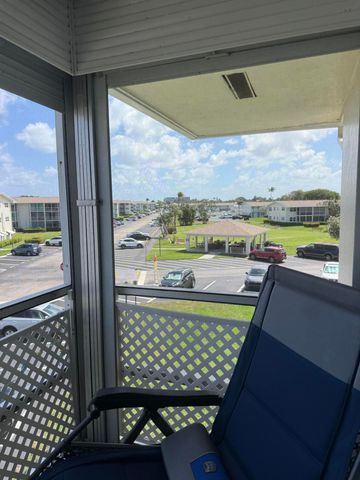 210 Horizon Street E, Boynton Beach, FL 33435