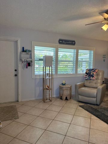 210 Horizon Street E, Boynton Beach, FL 33435