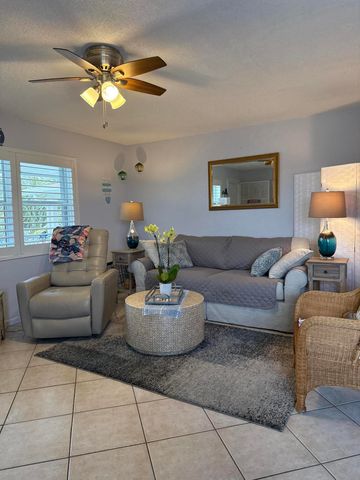 210 Horizon Street E, Boynton Beach, FL 33435