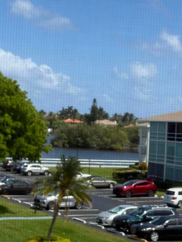 210 Horizon Street E, Boynton Beach, FL 33435