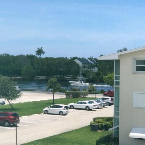 210 Horizon Street E, Boynton Beach, FL 33435