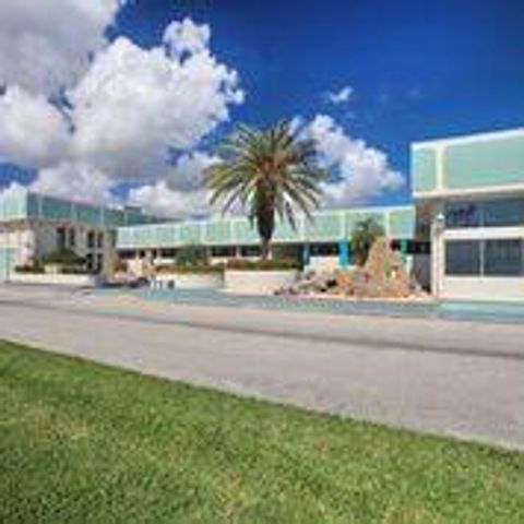 210 Horizon Street E, Boynton Beach, FL 33435