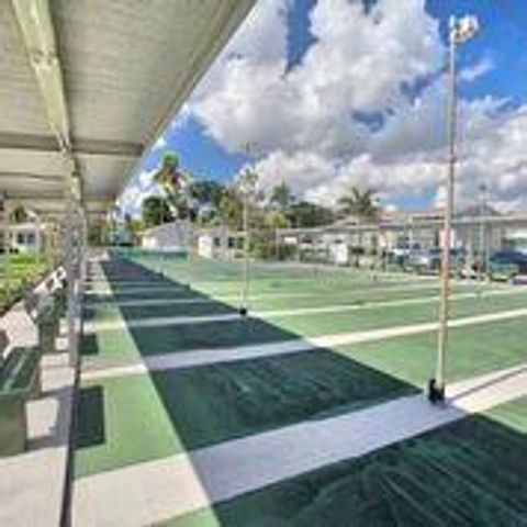 210 Horizon Street E, Boynton Beach, FL 33435