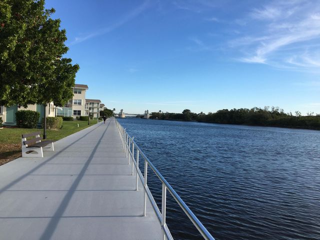 210 Horizon Street E, Boynton Beach, FL 33435