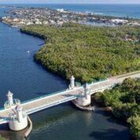 210 Horizon Street E, Boynton Beach, FL 33435