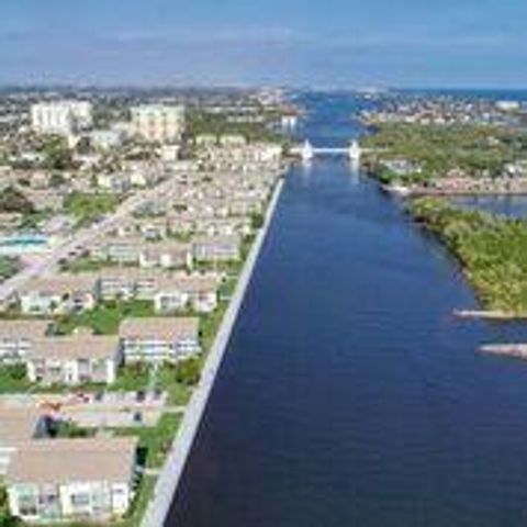 210 Horizon Street E, Boynton Beach, FL 33435