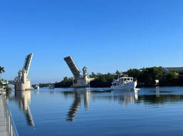 210 Horizon Street E, Boynton Beach, FL 33435