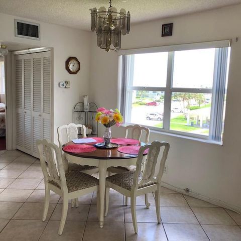 210 Horizon Street E, Boynton Beach, FL 33435