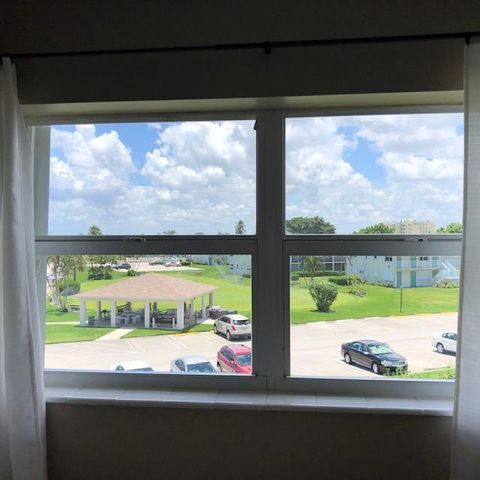 210 Horizon Street E, Boynton Beach, FL 33435