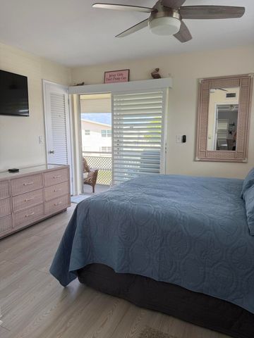 210 Horizon Street E, Boynton Beach, FL 33435