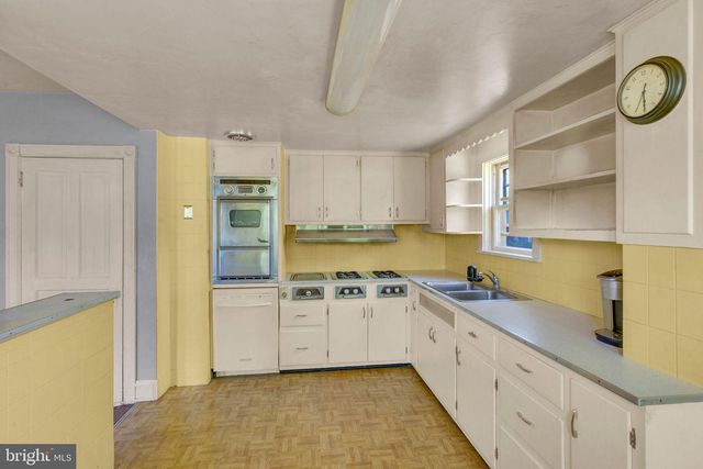 132 N 9TH ST, Perkasie, PA 18944