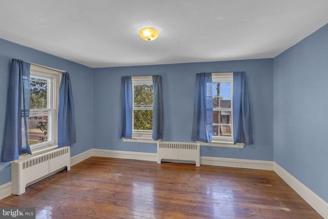 132 N 9TH ST, Perkasie, PA 18944