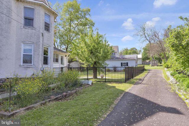 132 N 9TH ST, Perkasie, PA 18944