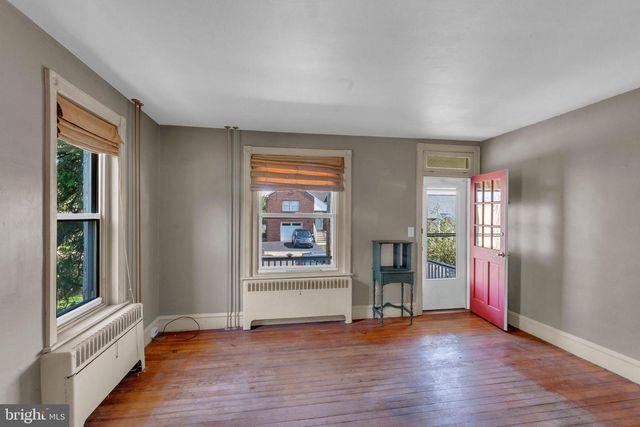 132 N 9TH ST, Perkasie, PA 18944