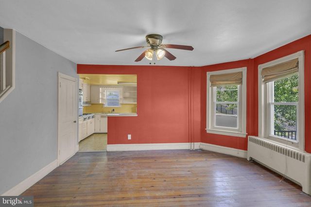 132 N 9TH ST, Perkasie, PA 18944