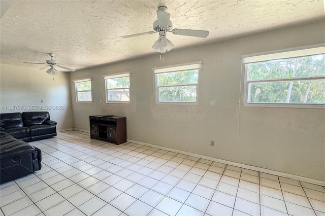 1911 N 44th Ave 0, Hollywood, FL 33021