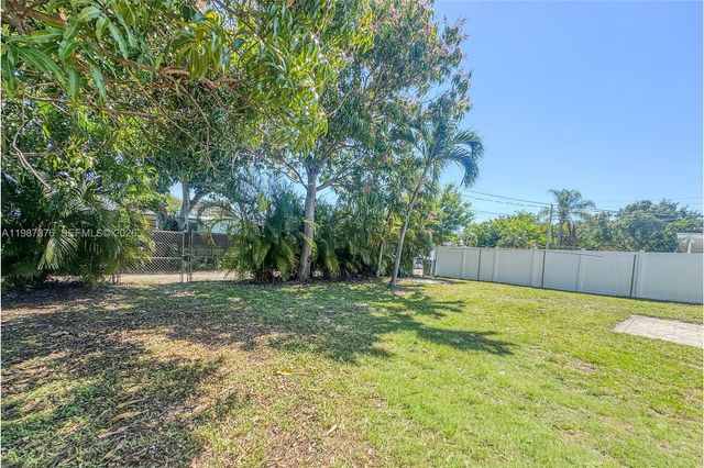 1911 N 44th Ave 0, Hollywood, FL 33021