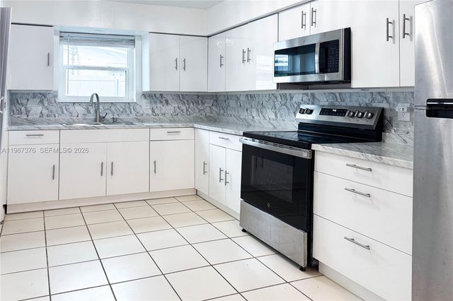 1911 N 44th Ave 0, Hollywood, FL 33021