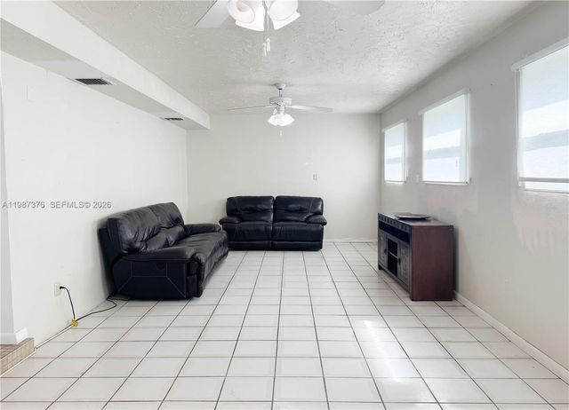 1911 N 44th Ave 0, Hollywood, FL 33021