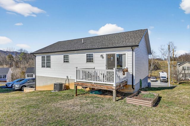 235 LOCUSTDALE LOOP, Shenandoah, VA 22849