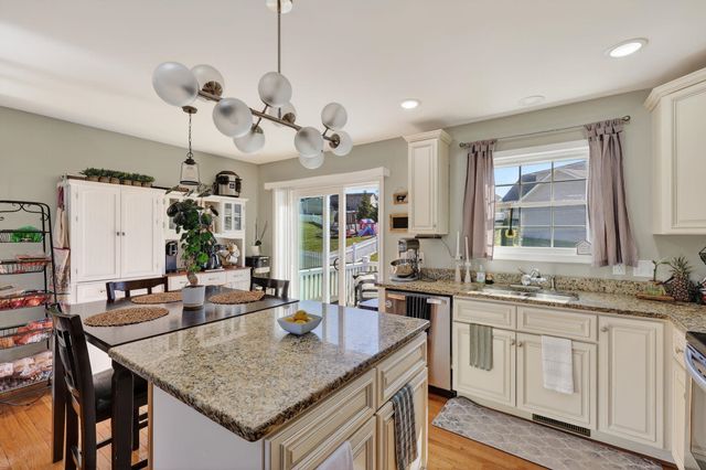 235 LOCUSTDALE LOOP, Shenandoah, VA 22849