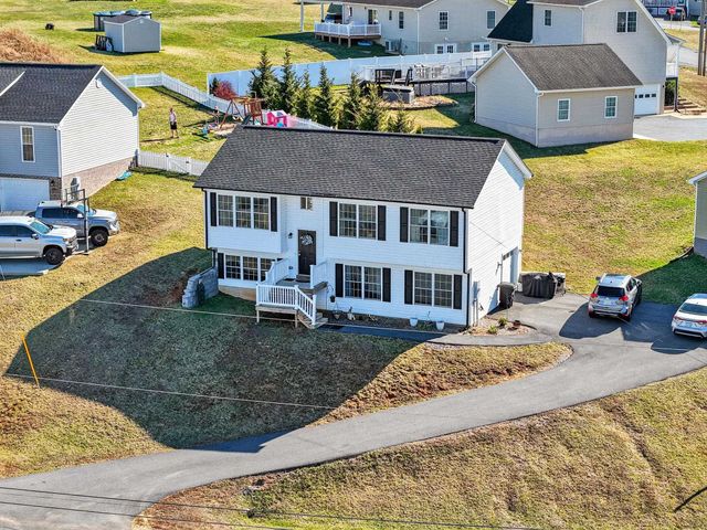 235 LOCUSTDALE LOOP, Shenandoah, VA 22849