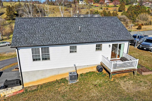 235 LOCUSTDALE LOOP, Shenandoah, VA 22849