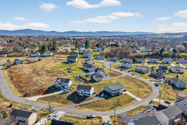 235 LOCUSTDALE LOOP, Shenandoah, VA 22849