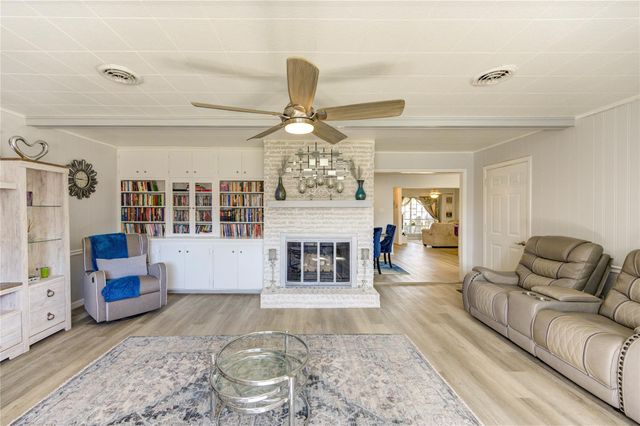 9305 Gettysburg Avenue, Texas City, TX 77591