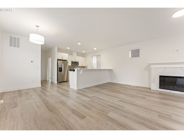 3037 Sw SHERMAN Pl, Beaverton, OR 97003