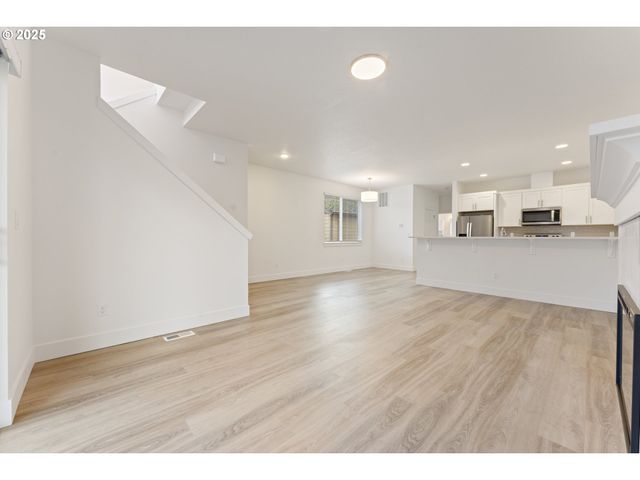 3037 Sw SHERMAN Pl, Beaverton, OR 97003