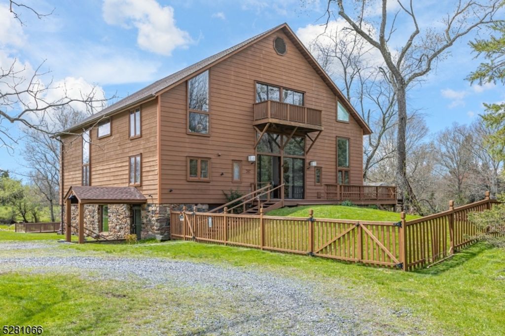900 Canal Rd, Franklin Twp., NJ 08540 — exterior
