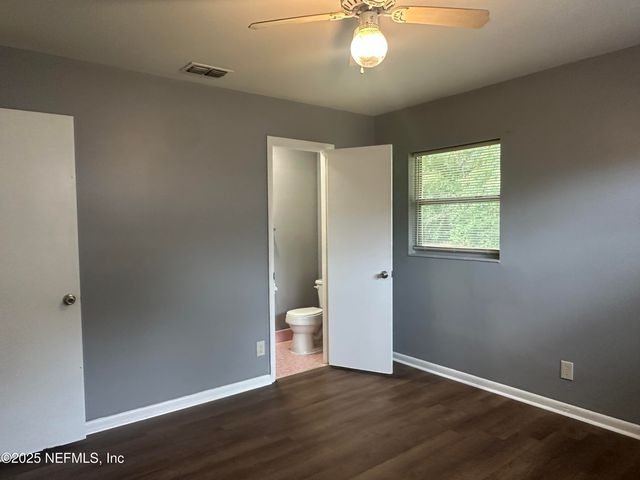 5032 REDSTONE Drive, Jacksonville, FL 32210