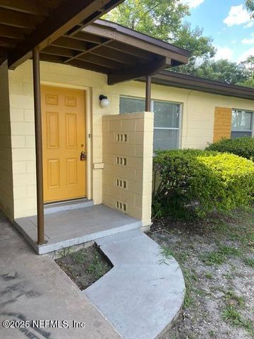 5032 REDSTONE Drive, Jacksonville, FL 32210