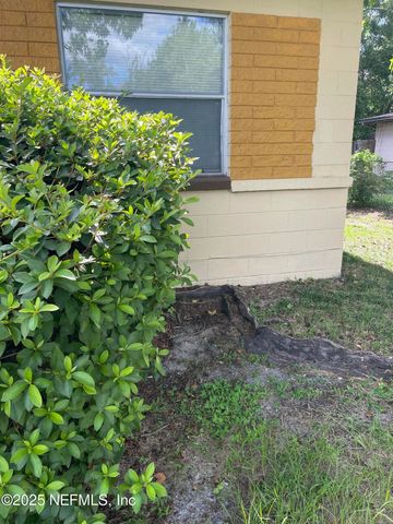 5032 REDSTONE Drive, Jacksonville, FL 32210