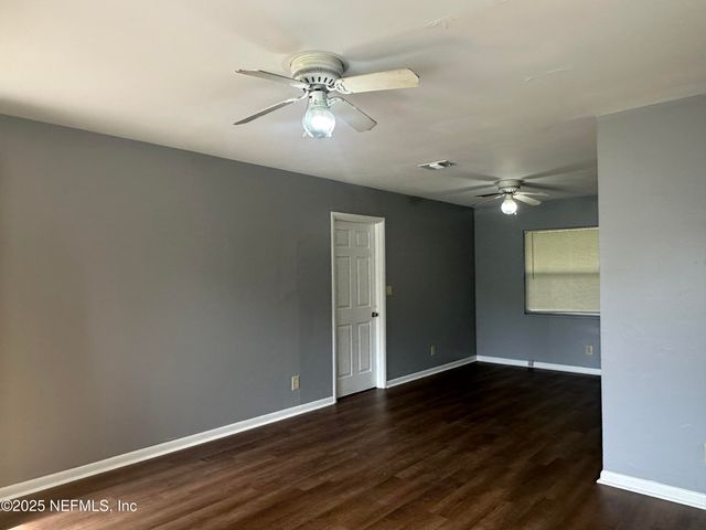 5032 REDSTONE Drive, Jacksonville, FL 32210